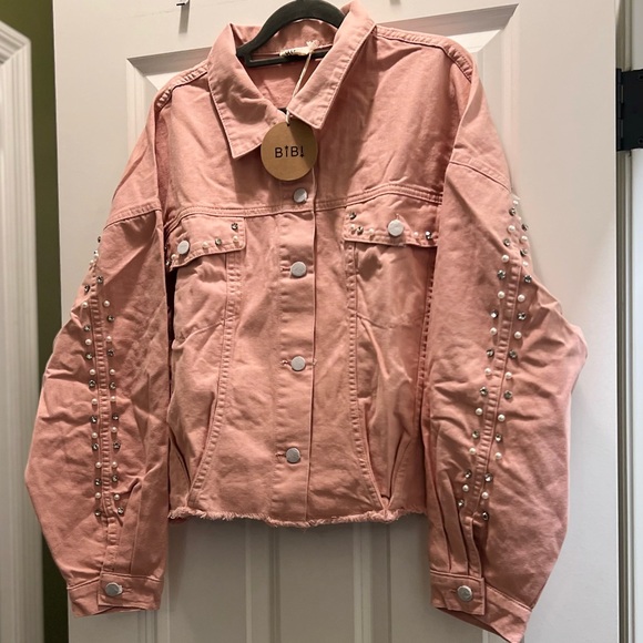 NWT Bibi boutique rhinestone and pearl embellished pink denim jacket - Picture 4 of 12